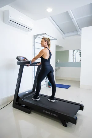 Esteira Elétrica Profissional com Inclinação eletrônica EVO 4000 PRO i 110V